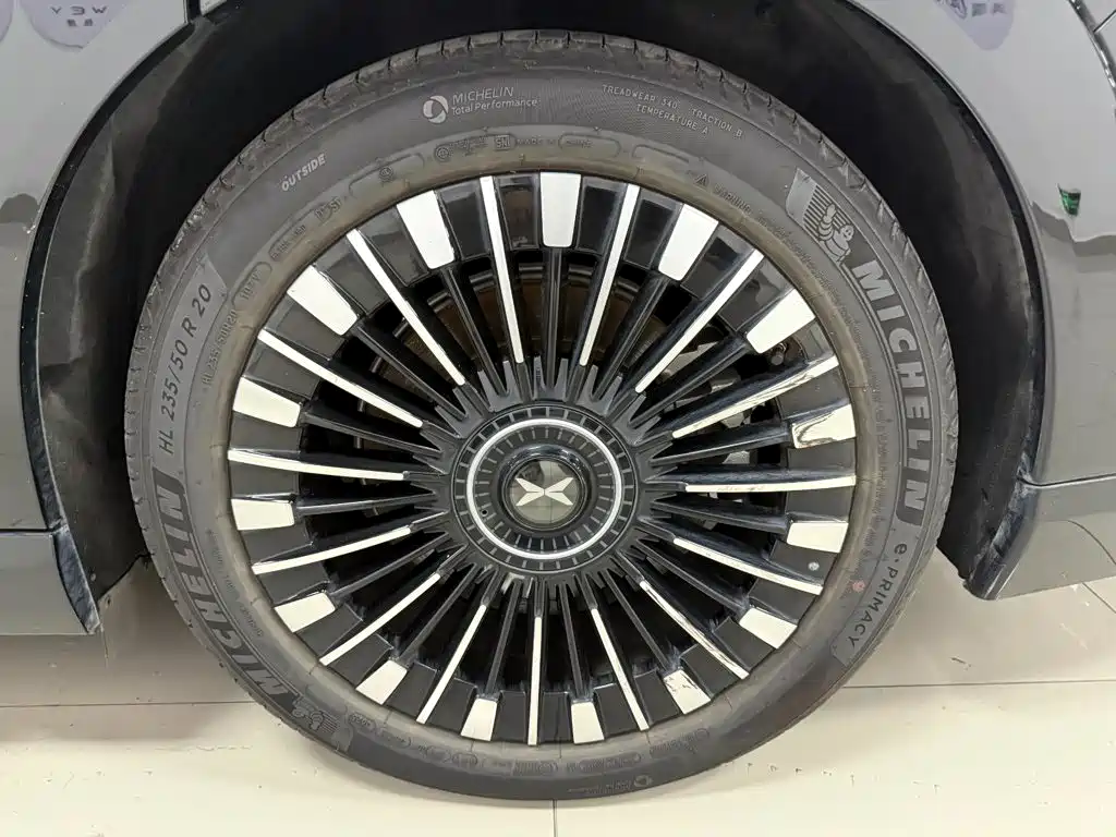 XPeng X9 — миниатюра 33