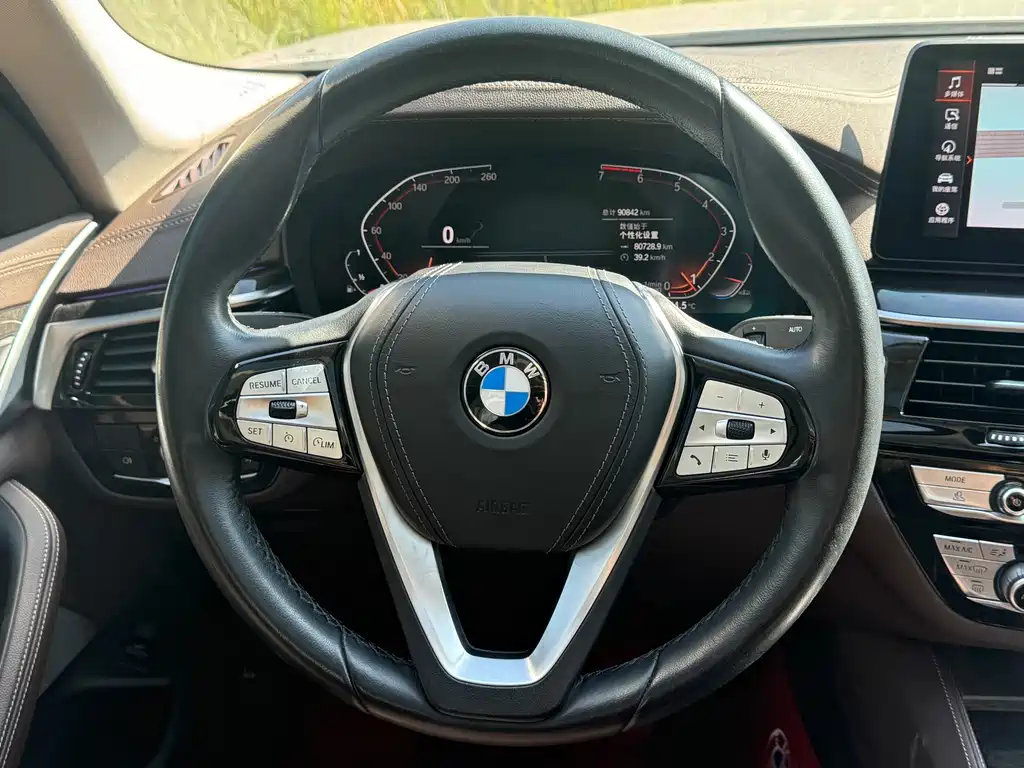 BMW 5 Series — миниатюра 14