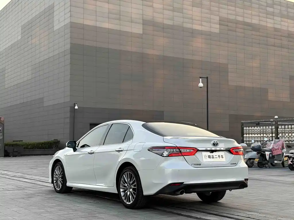 Toyota Camry — миниатюра 7