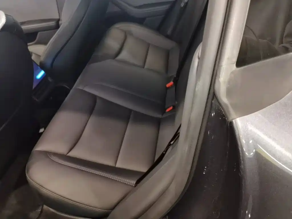Tesla Model 3 — миниатюра 17
