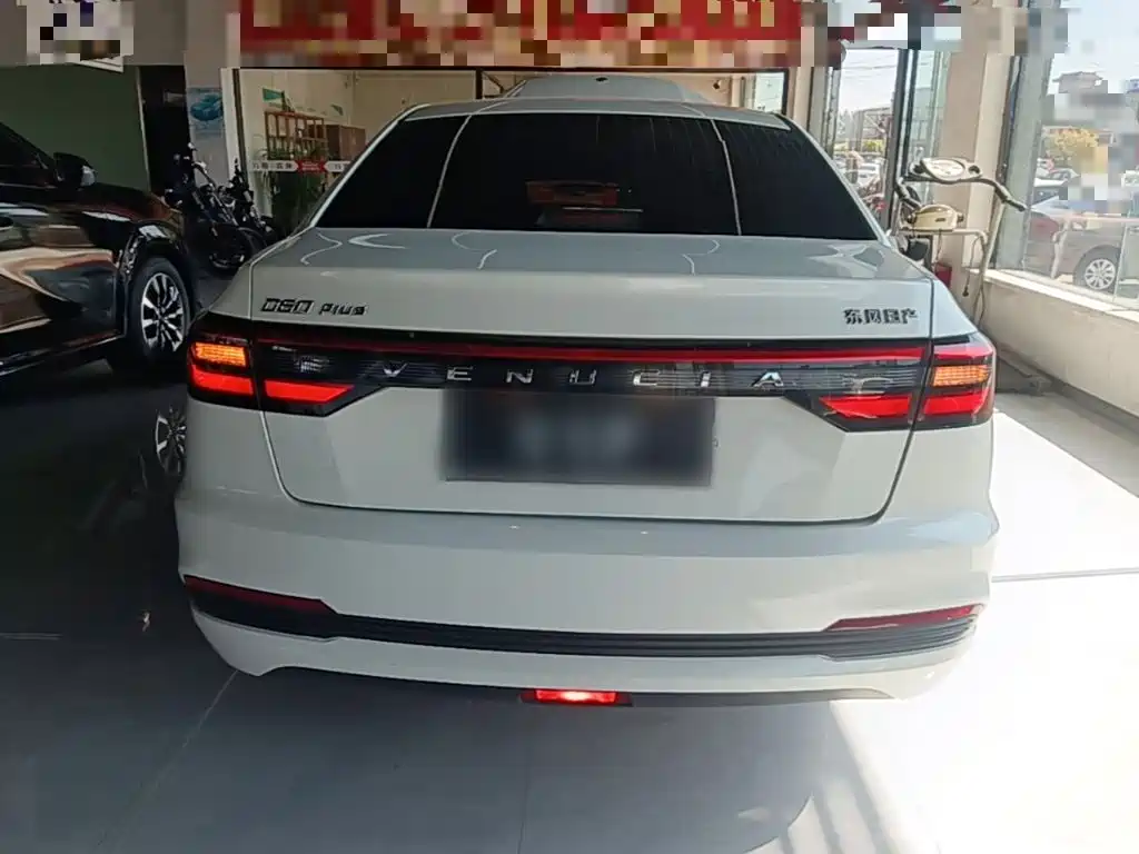 Venucia D60 — миниатюра 6