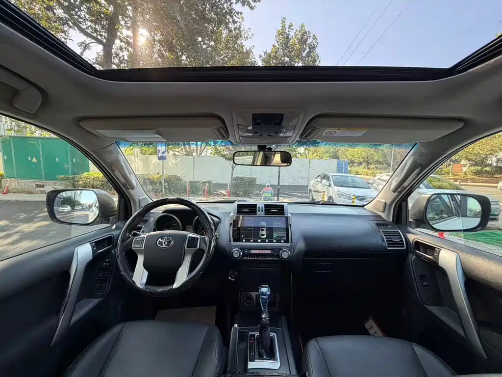 Toyota Prado — миниатюра 13