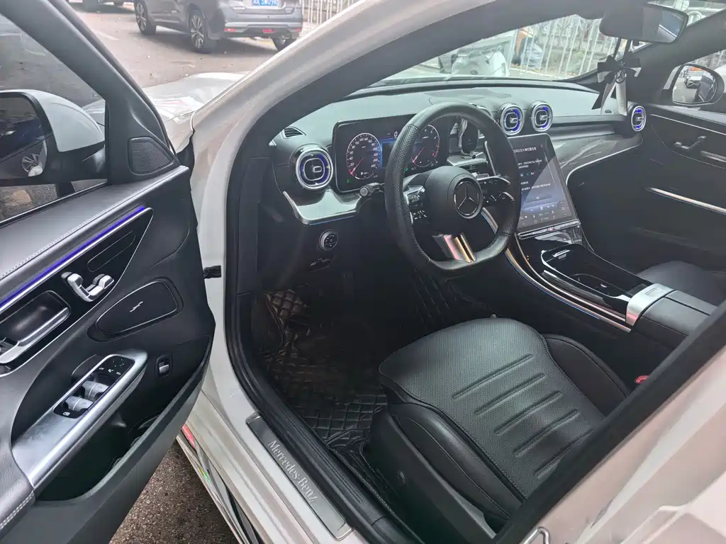 Mercedes-Benz C-Class — миниатюра 3