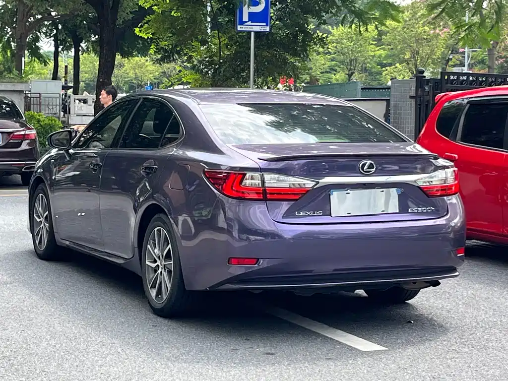 Lexus ES — миниатюра 8