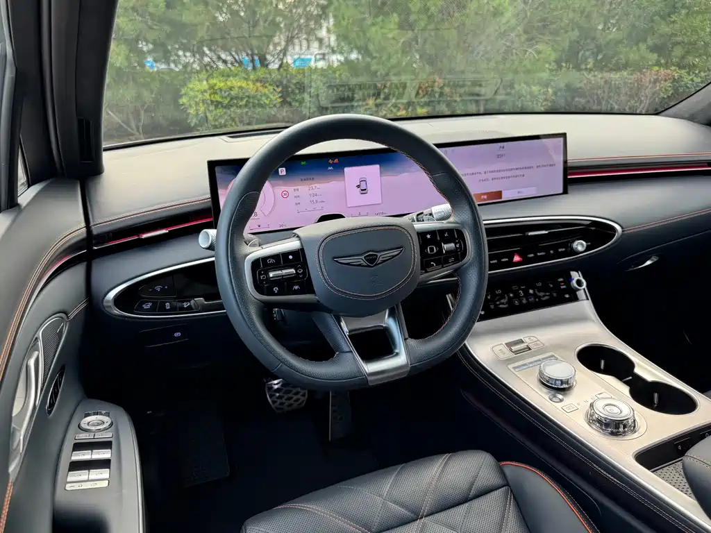Genesis GV70 — миниатюра 11