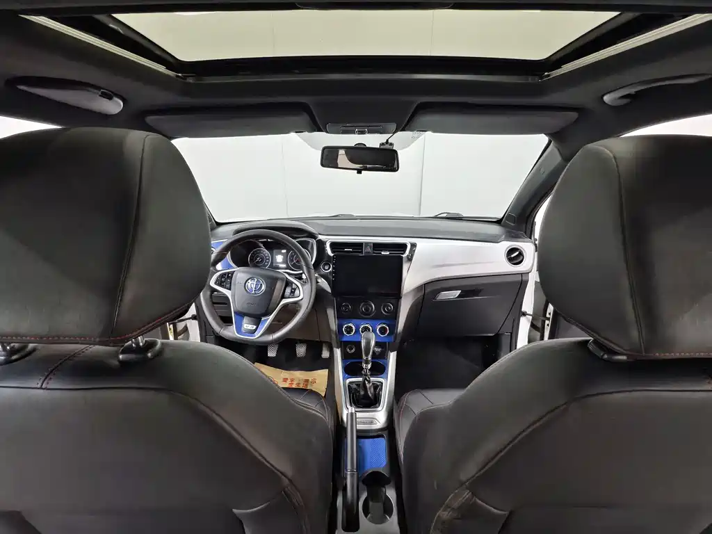 Brilliance V3 2015 1.5L MT