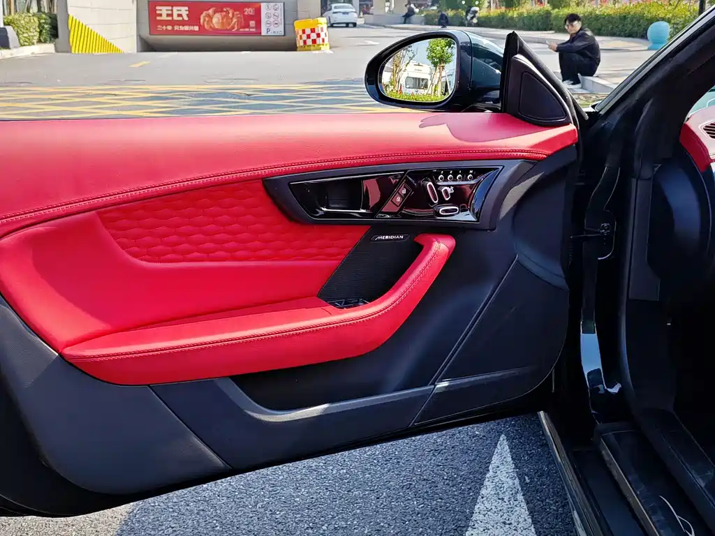 Jaguar F-TYPE — миниатюра 13