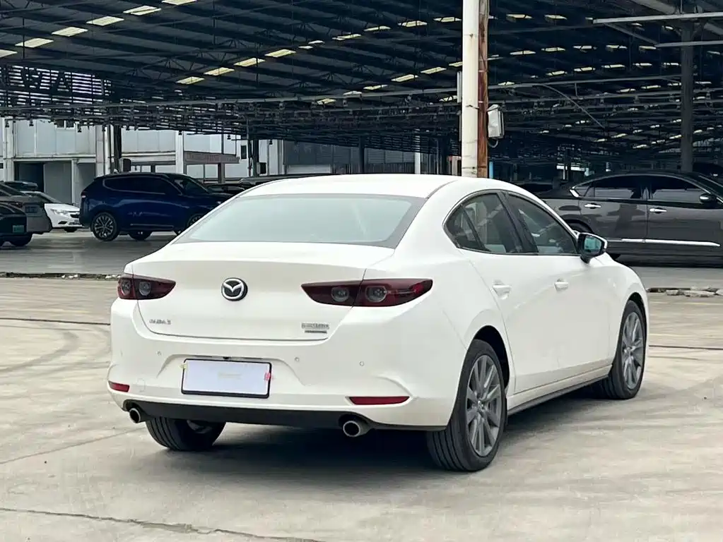 Mazda 3 Axela — миниатюра 8