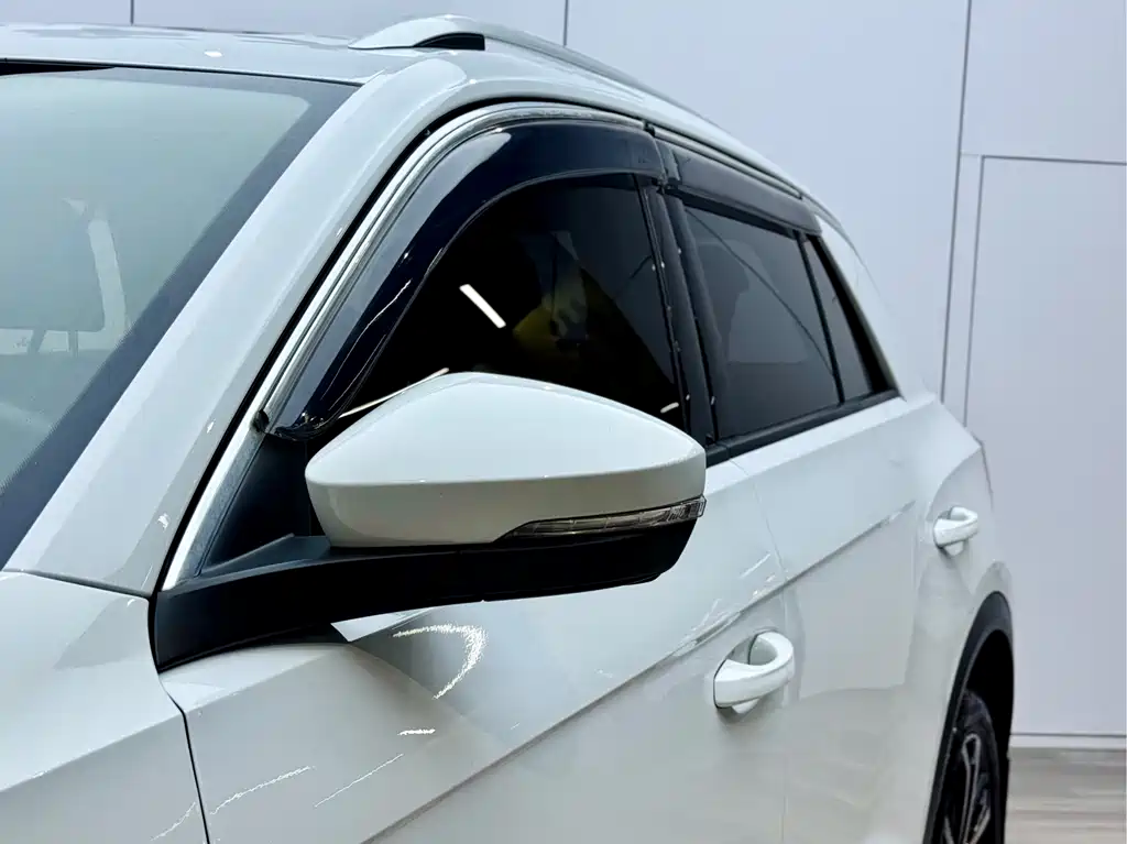 VOLKSWAGEN T ROC EXPLORING SONGS