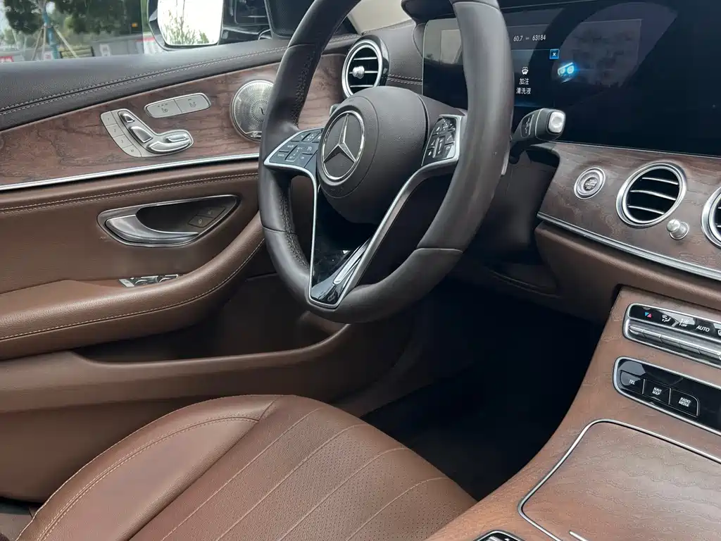 Mercedes-Benz E-Class — миниатюра 6
