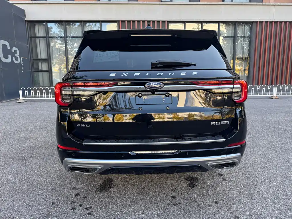Ford Explorer — миниатюра 6