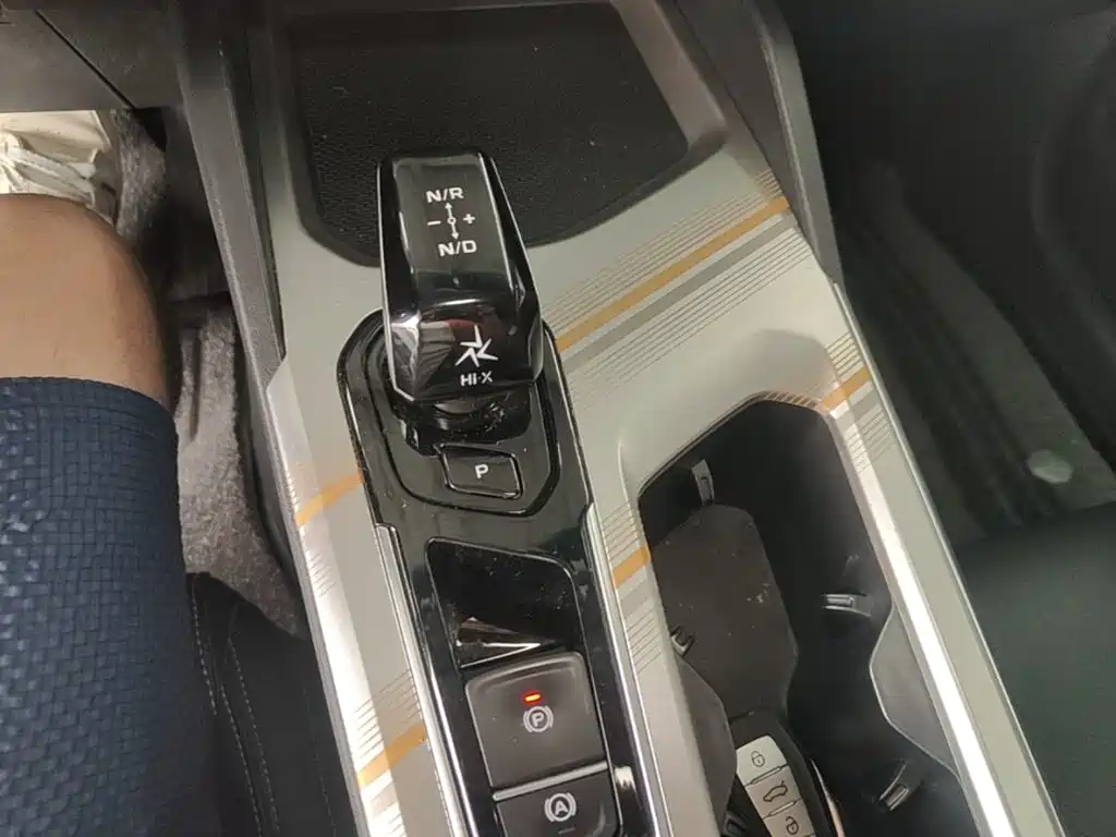 Geely L HiP — миниатюра 14