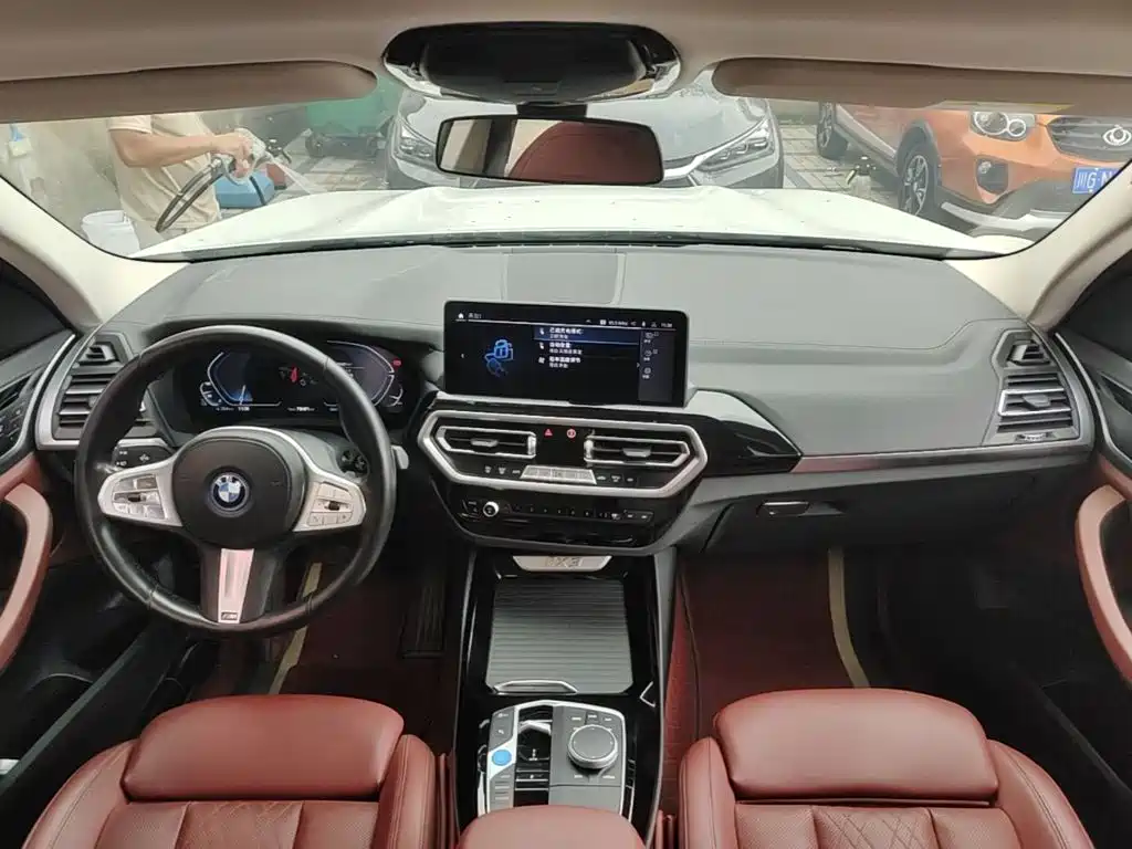 BMW iX3 — миниатюра 10