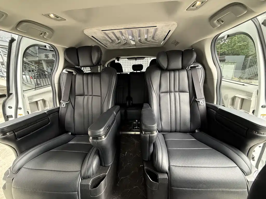 Toyota Sienna — миниатюра 13