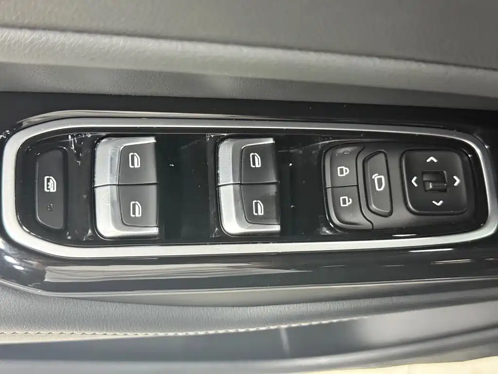 Wuling Victory — миниатюра 15