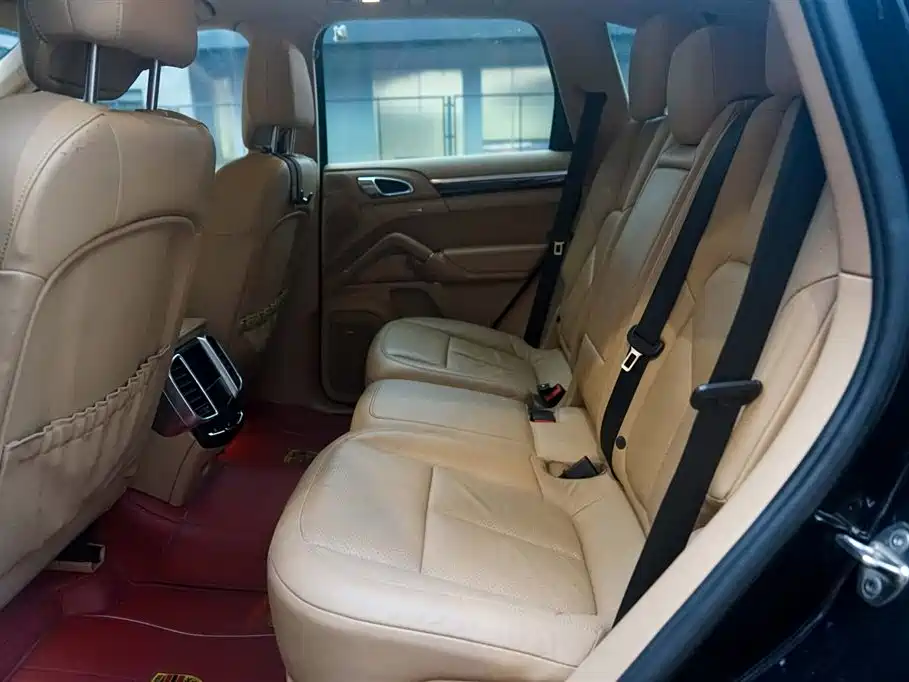 Porsche Cayenne — миниатюра 12