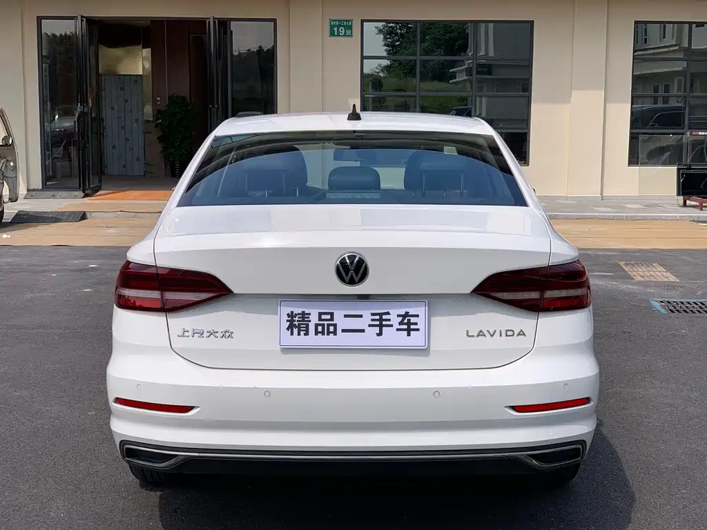 Volkswagen Lavida — миниатюра 5