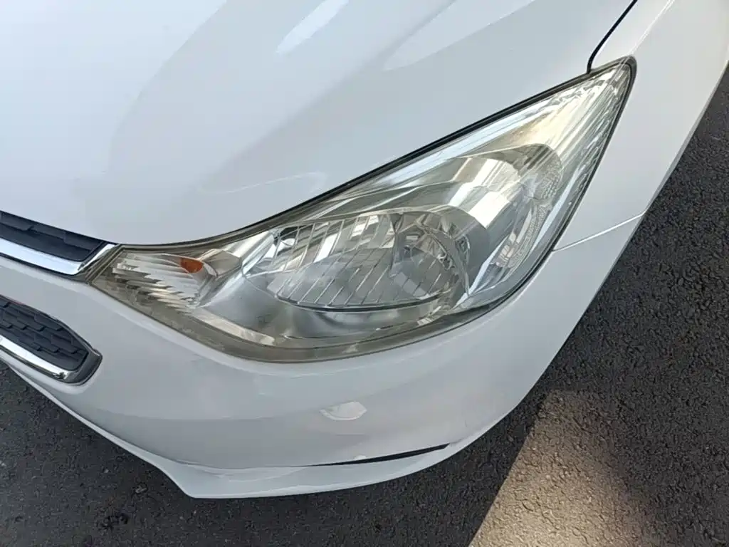 Chevrolet Sail — миниатюра 24