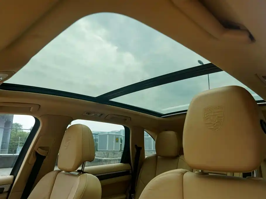 Porsche Cayenne — миниатюра 14