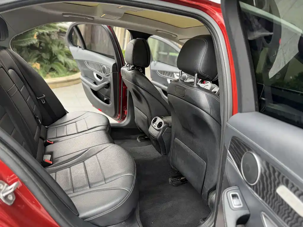 Mercedes-Benz C-Class — миниатюра 7