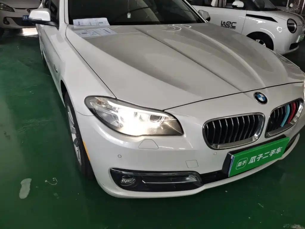 BMW 5 Series — миниатюра 8