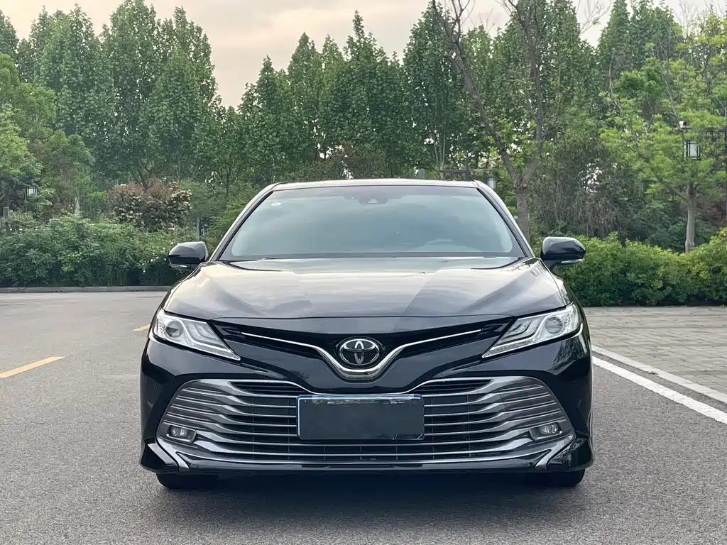 Toyota Camry — миниатюра 2