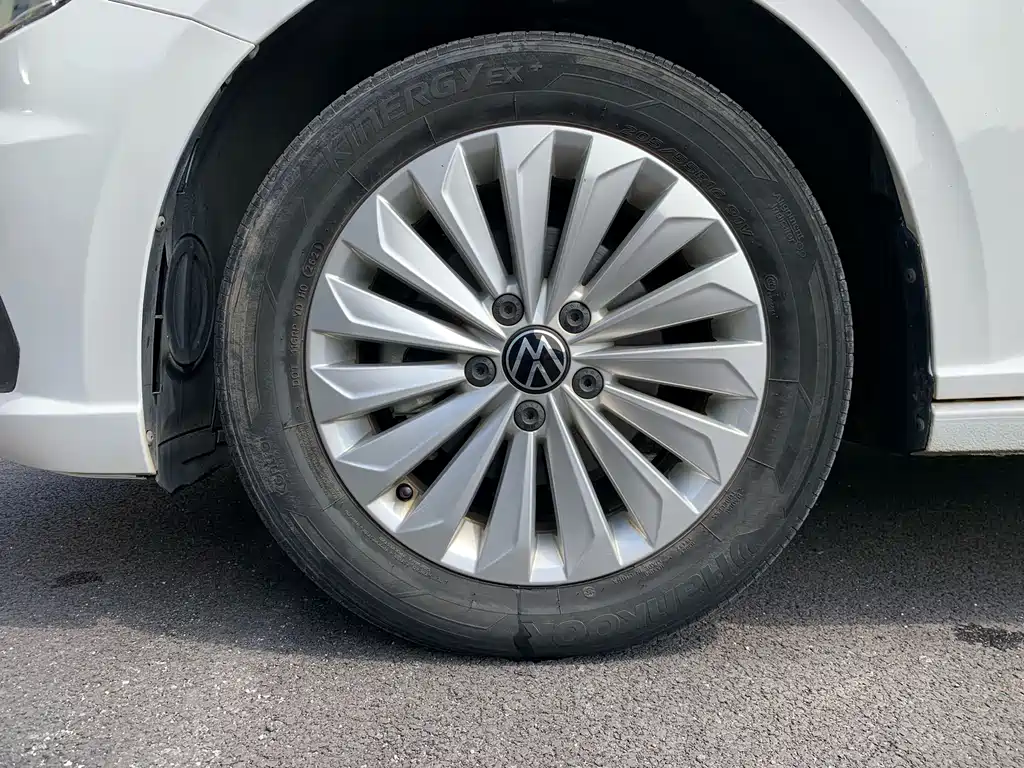 Volkswagen Lavida — миниатюра 8