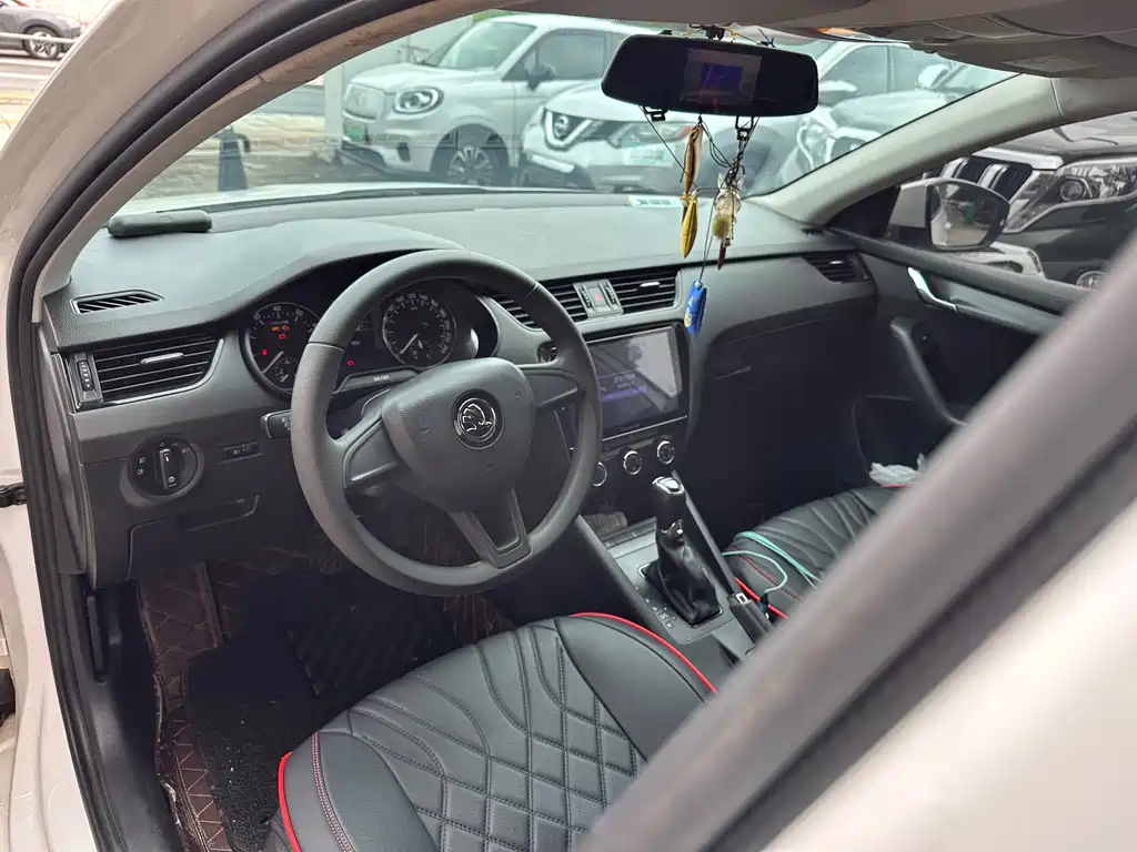 Skoda Octavia — миниатюра 9