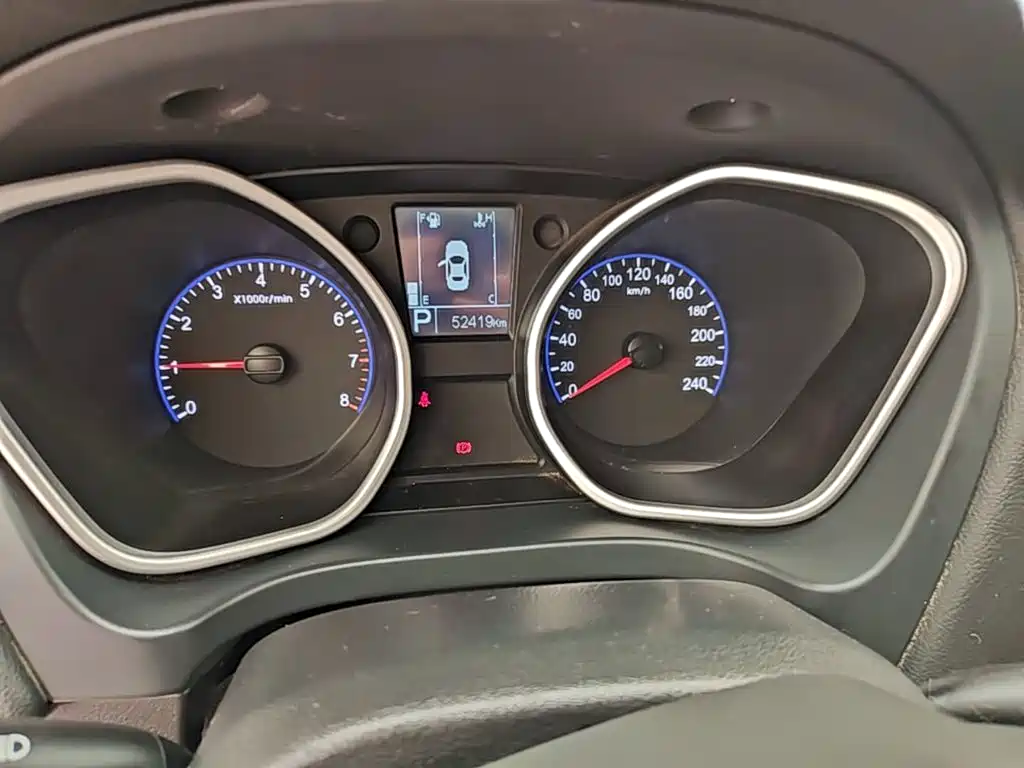 Geely Haoqing SUV — миниатюра 12