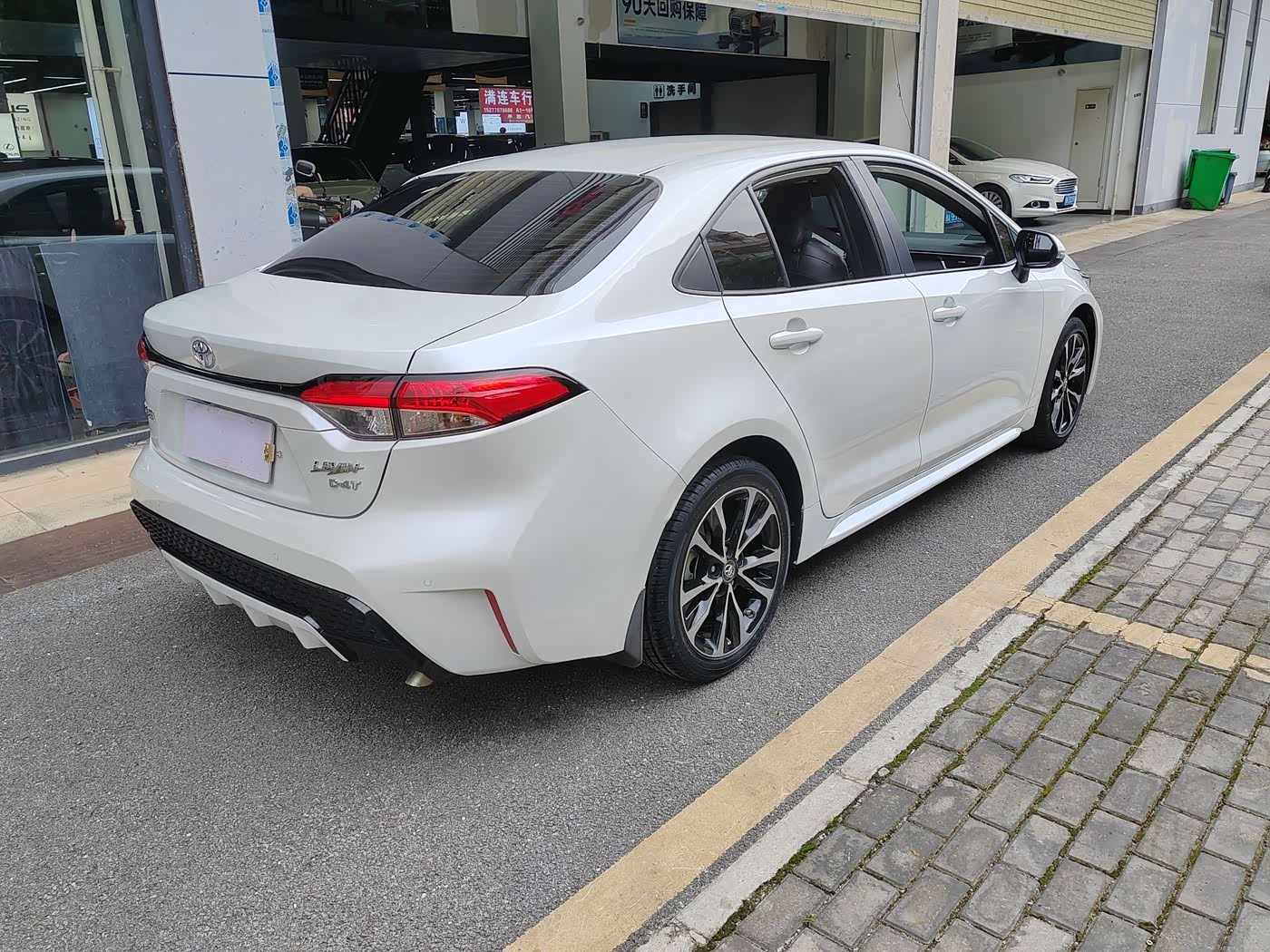 Toyota Levin 1.2 л 2022 г. Белый, пробег 40000 км