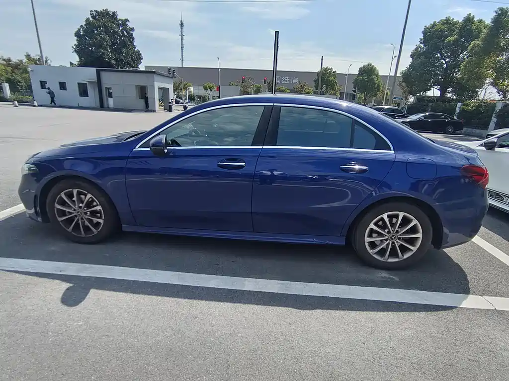 Mercedes-Benz A-Class — миниатюра 9