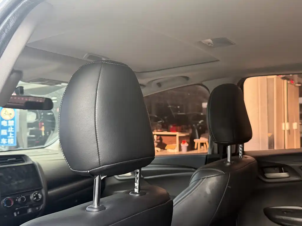 Honda Fit — миниатюра 9