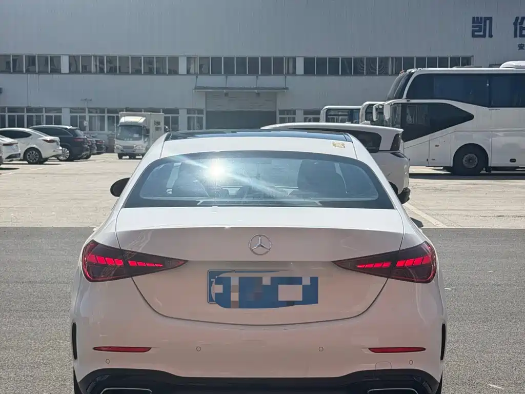 Mercedes-Benz C-Class — миниатюра 8