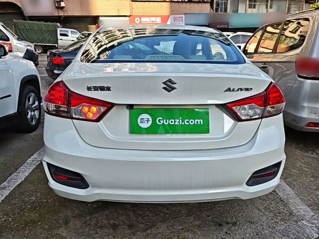 Suzuki Alivio — миниатюра 6
