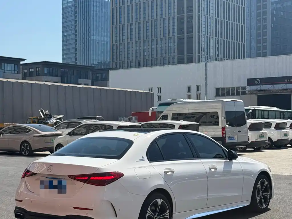 Mercedes-Benz C-Class — миниатюра 7