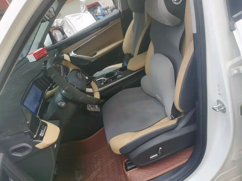 Geely Boyue L — миниатюра 11