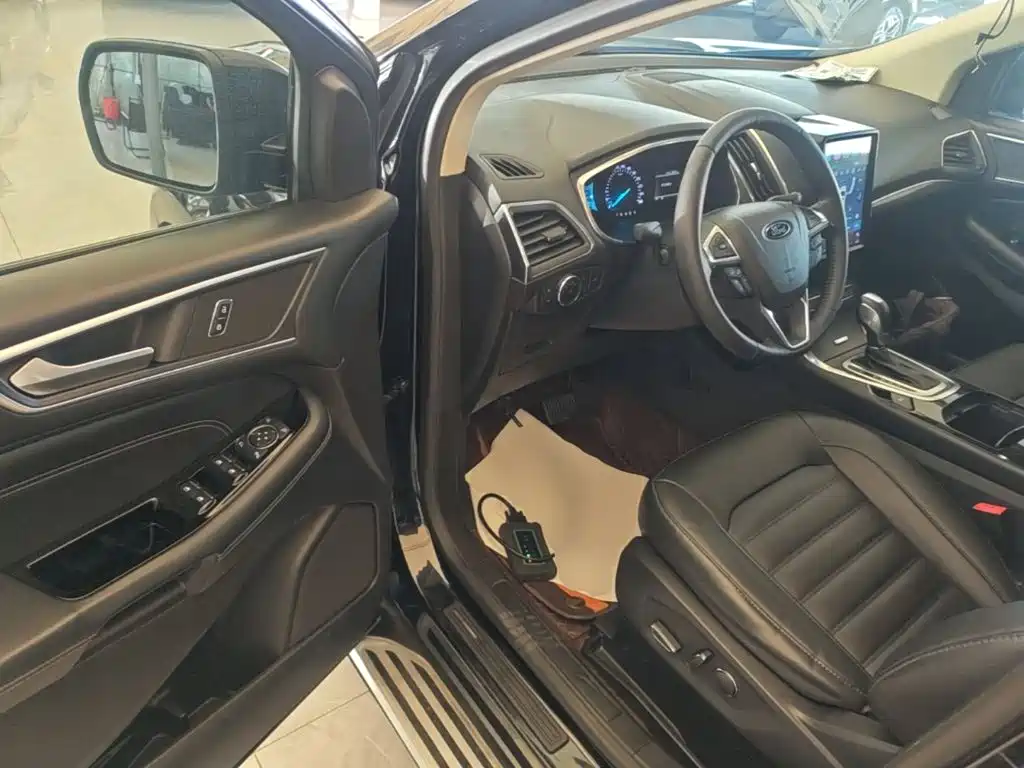 Ford Edge — миниатюра 16