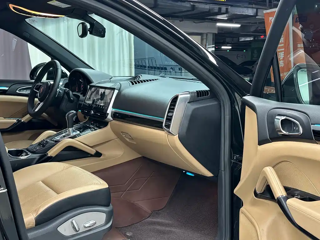Porsche Cayenne — миниатюра 8
