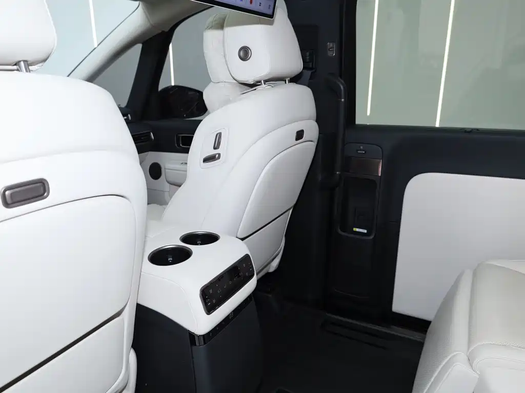 Li Auto Li MEGA — миниатюра 28