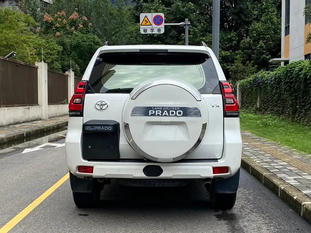 TOYOTA PRADO