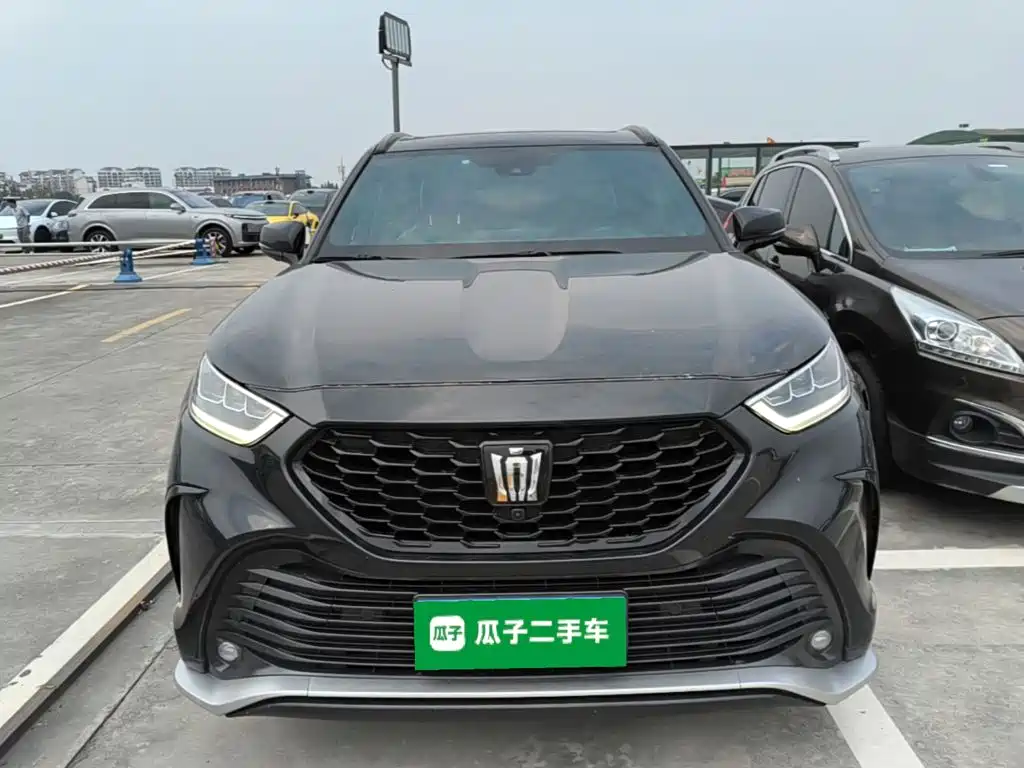 Toyota Crown Kluger — миниатюра 3