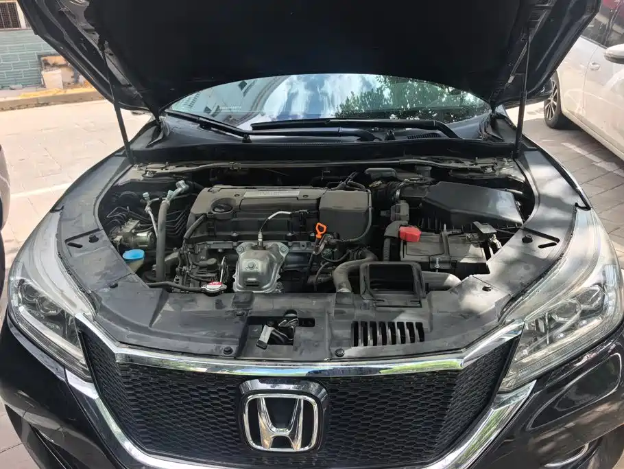 Honda Accord — миниатюра 9
