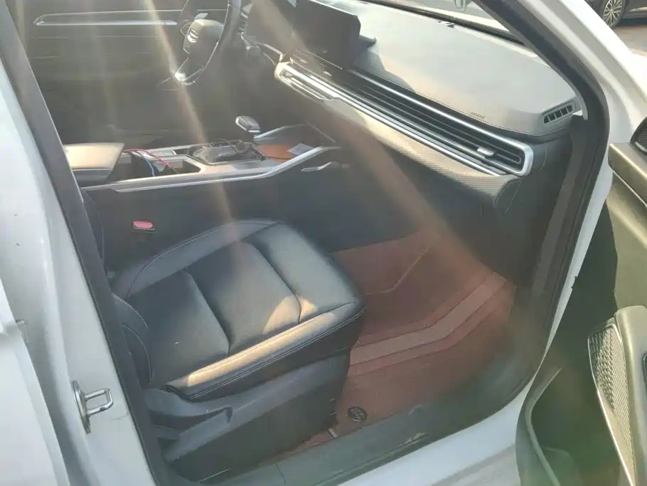 Geely Emgrand — миниатюра 8
