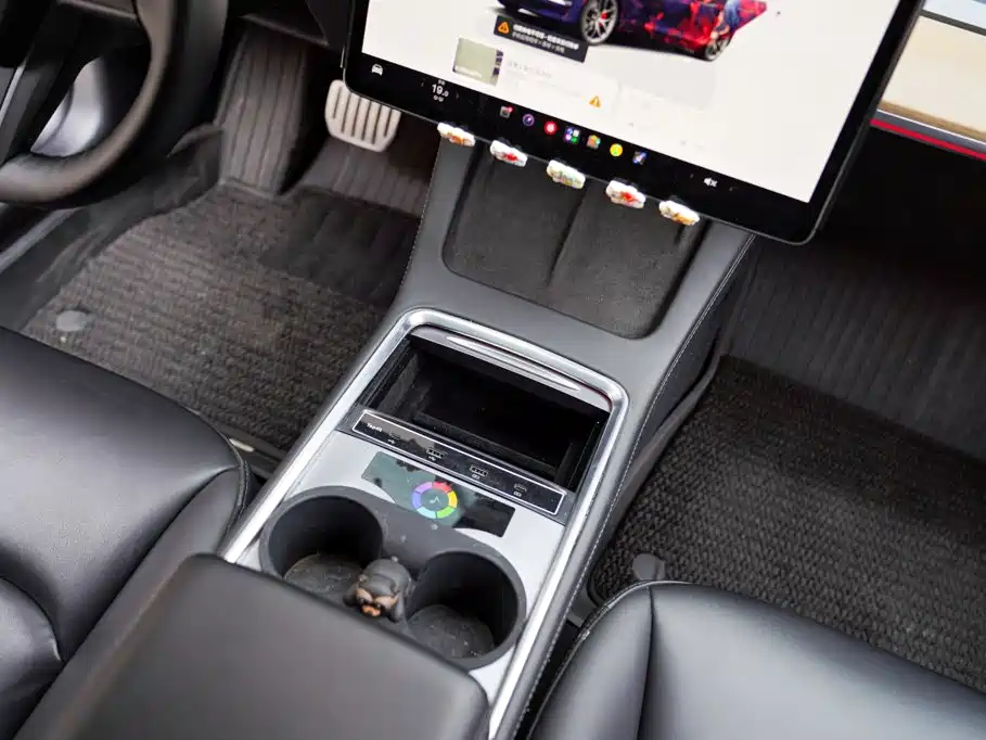 Tesla Model 3 — миниатюра 8