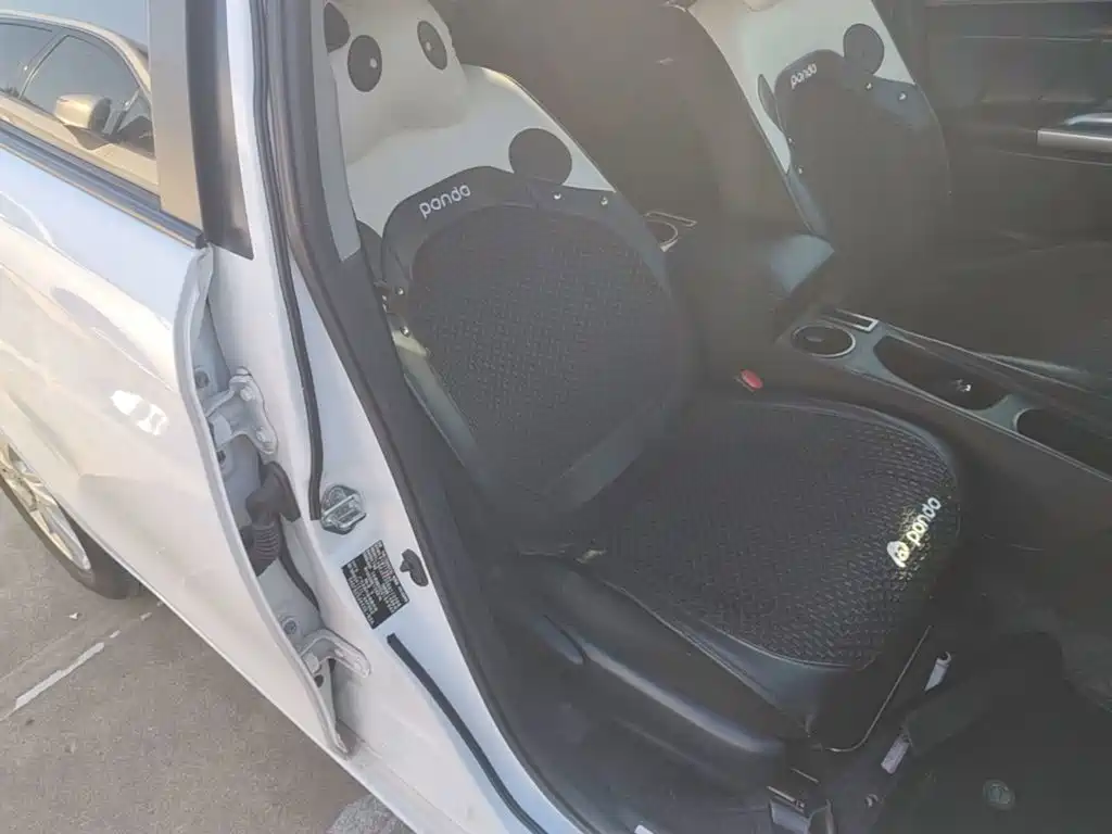 Toyota Yaris L — миниатюра 25