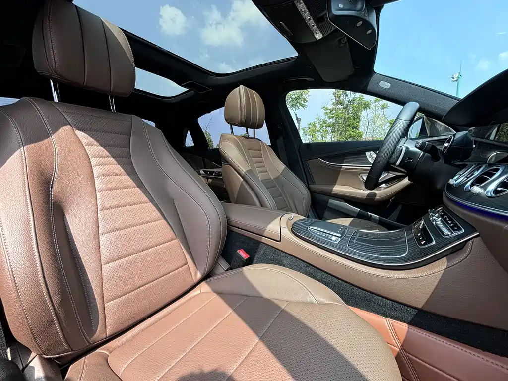 Mercedes-Benz E-Class — миниатюра 5