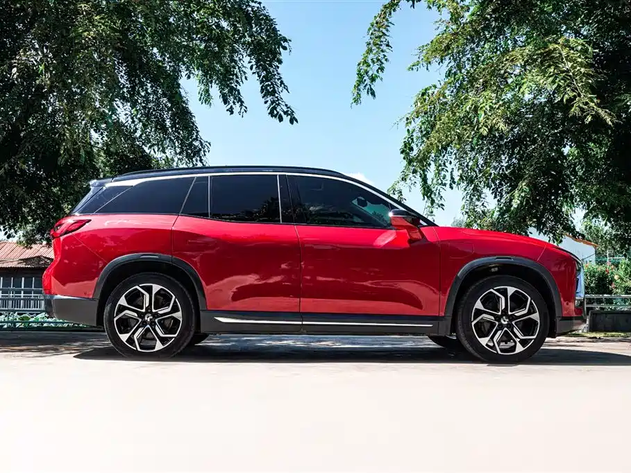 NIO ES8 2018 355KM мест