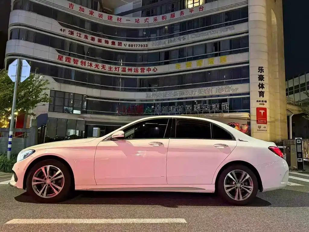 Mercedes-Benz C-Class — миниатюра 3