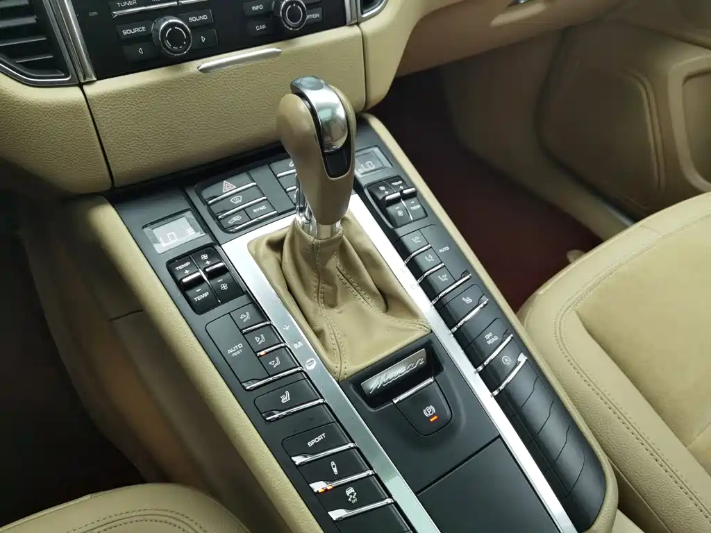 Porsche Macan — миниатюра 13