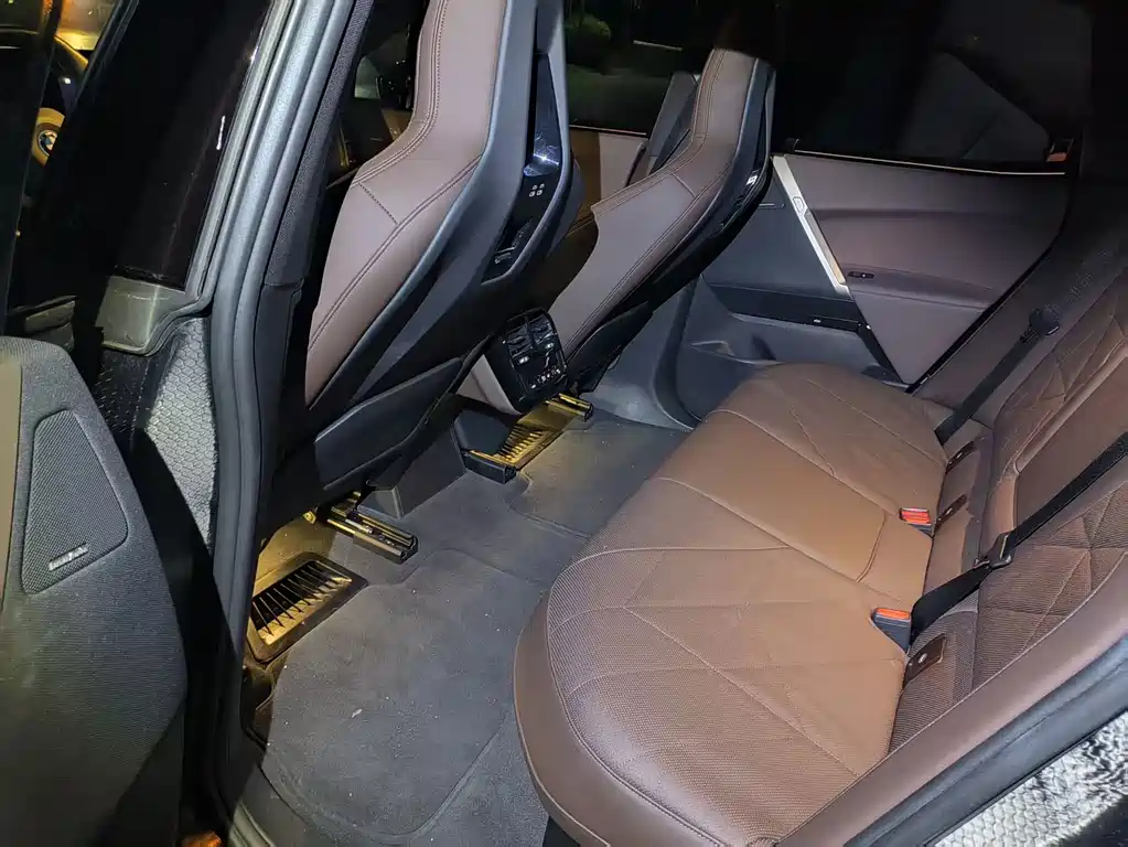 BMW iX — миниатюра 10